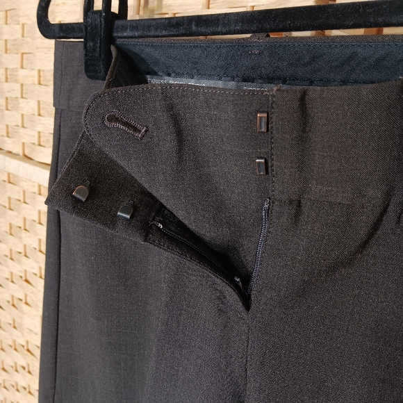 Express The Editor Rayon Blend Cropped Culottes Bermuda Shorts Trousers 0 Xs EUC - Picture 4 of 9